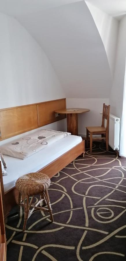Trenčín Pension Magnolia מראה חיצוני תמונה