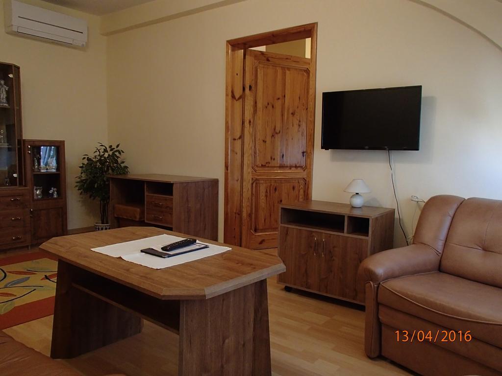Trenčín Pension Magnolia מראה חיצוני תמונה