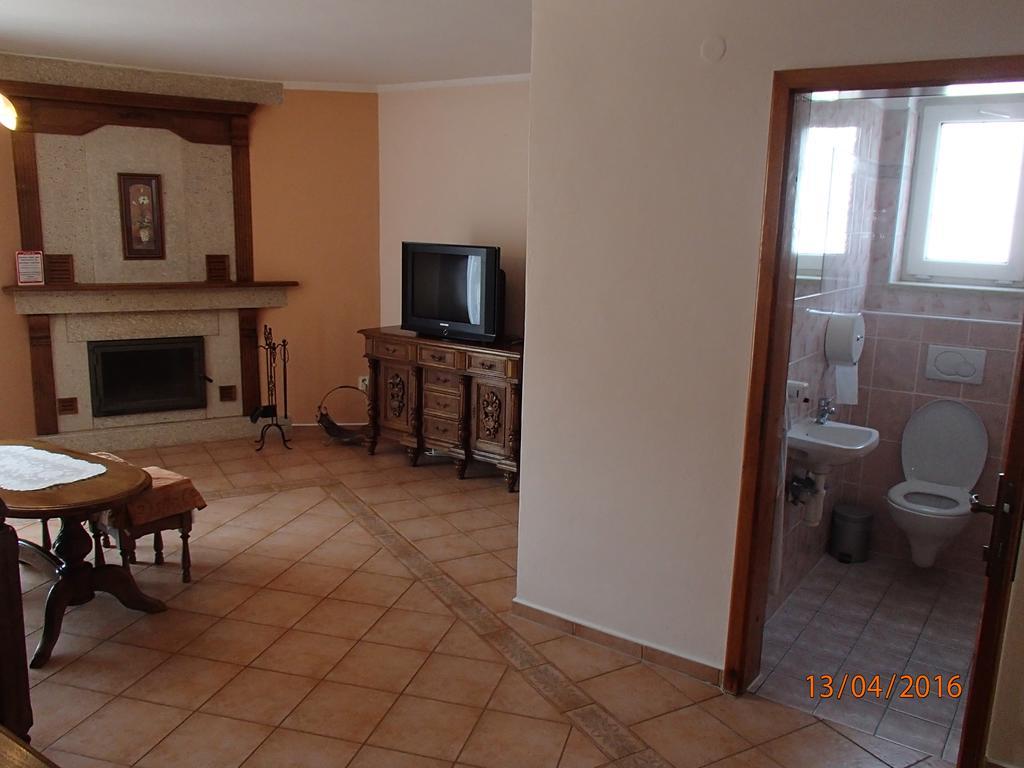 Trenčín Pension Magnolia מראה חיצוני תמונה