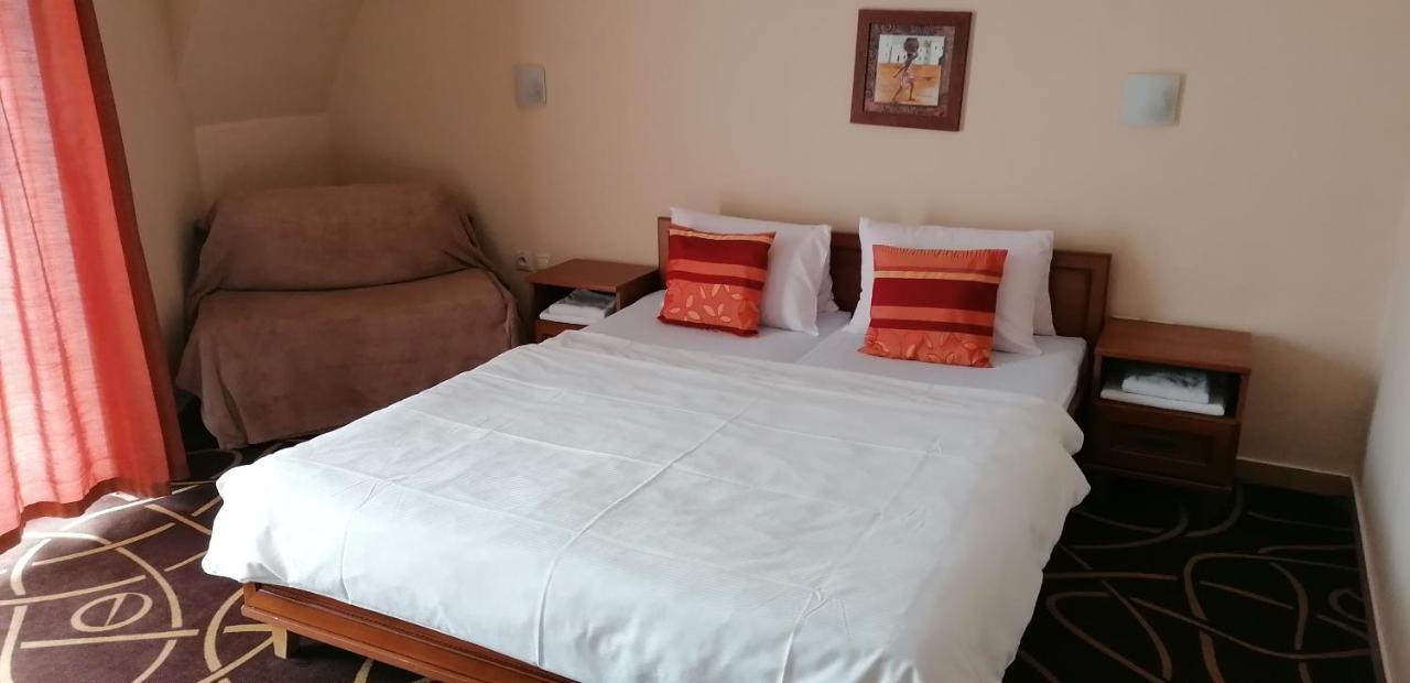 Trenčín Pension Magnolia מראה חיצוני תמונה